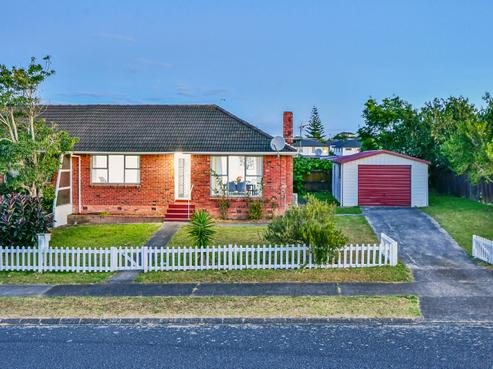 2/2 Wayne Drive, Mangere