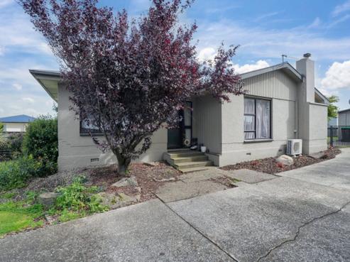 9 Dumbarton Place, Strathern