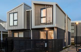 14/82 East Coast Road, Milford