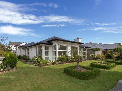 2 Glen Oaks Drive, Northwood