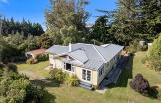 23 Worcester Street, Hampden