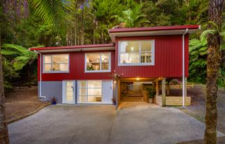 12 Kauri Loop Road, Oratia