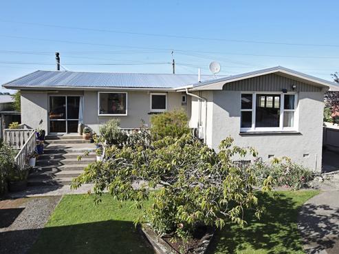 84 Findlay Road, Ascot