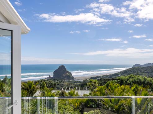 15 Piha Road, Piha