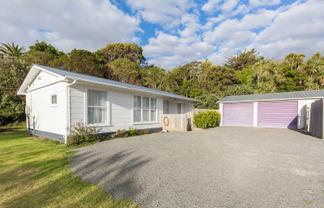 856 Hokio Beach Road, Hokio Beach