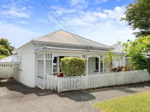 17 Seccombes Road, Epsom