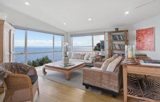 16A Crispe Road, Clarks Beach