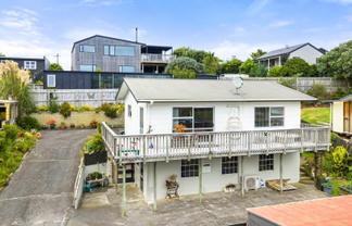 14B Taipari Avenue, Raglan