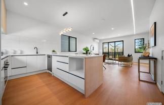 4/2 Halswell street, Mangere