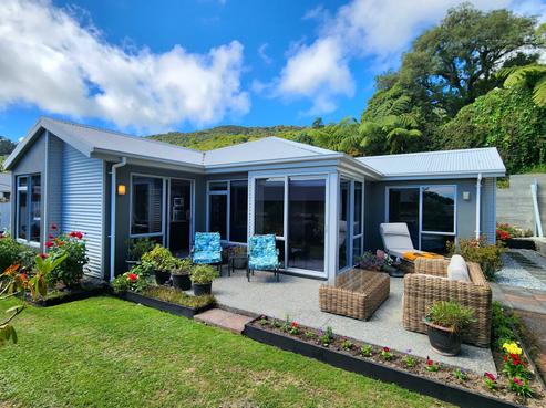 4 L A Place, Greymouth