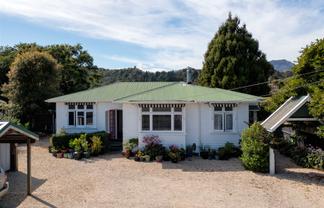 188 Commercial Street, Takaka