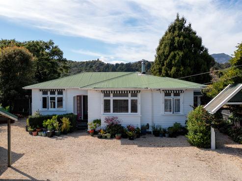 188 Commercial Street, Takaka