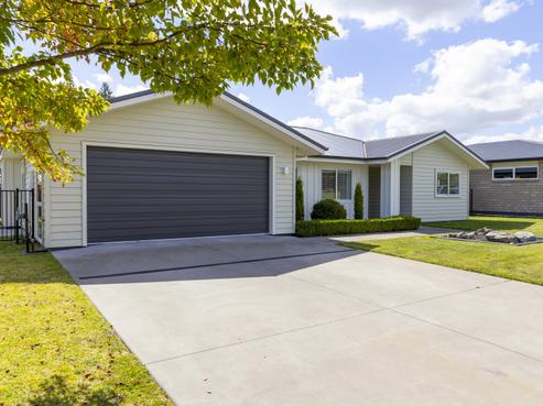 4 Bastille Court, Rangatira Park
