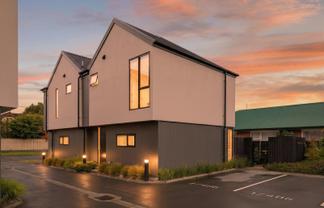 2/406 Armagh Street, Linwood