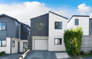 14 Whakawhiti Loop, Avondale