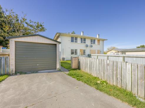 806 Takapu Place, Camberley