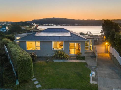 9 Ayr Place, Papakowhai