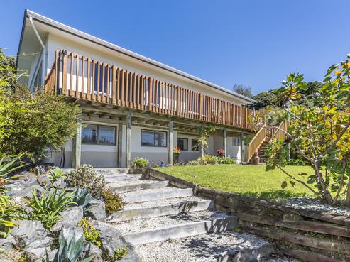 14 Kenef Road, Paremata