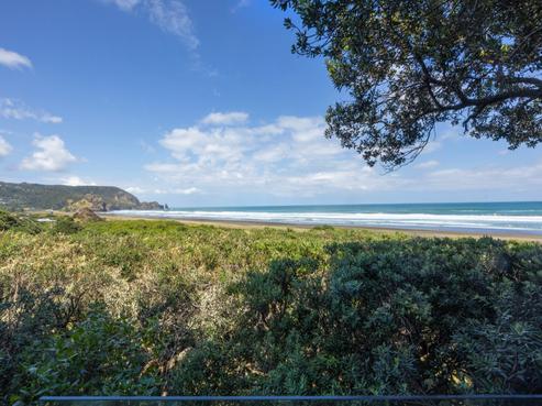 107 North Piha Road, Piha