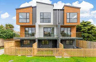 8/300 Great North Road, Henderson