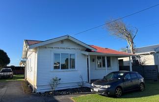 10 Collins Street, Hawera