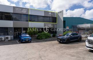 A-Grade Airport Oaks Office