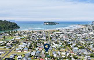211a The Square, Whangamata