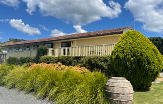 816 North Road, Clevedon