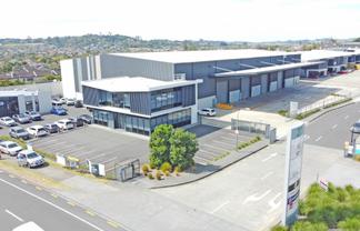 LARGE INDUSTRIAL FACILITY WITH SECURE YARD
