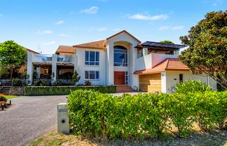 127 Milne Drive, Paraparaumu
