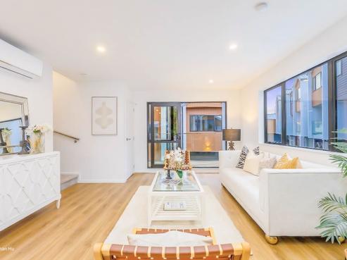 8/6 Woodhouse Place, West Harbour