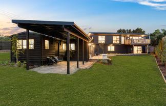 1 Tauhinu Road, Greenhithe