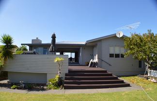 1066 Whangaparaoa Road, Tindalls Beach