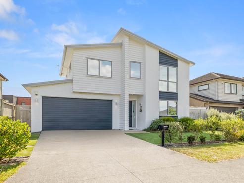 13 Waituarua Drive, Manurewa