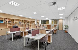 Modern Workspace with Flexible Leasing Options