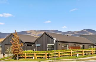 17 Armidale Crescent, Wanaka