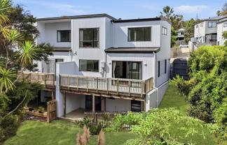 1/22 Spinella Drive, Bayview