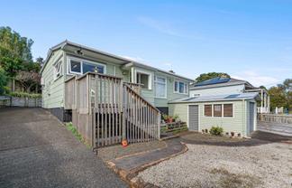 13 Awaroa Road, Helensville