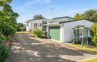 124 Given Avenue, Whangamata