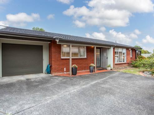 2/33 Akoranga Drive, Northcote