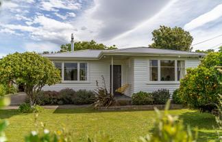 46 Woodward Street East, Featherston