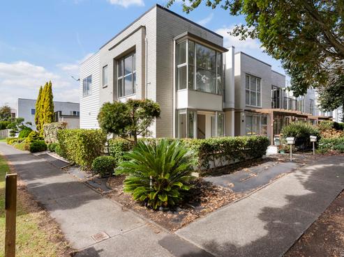 77 Popokatea Drive, Takanini