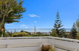 10 Lawry Street, Moturoa