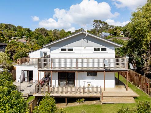 17 Lemnos Place, Titirangi