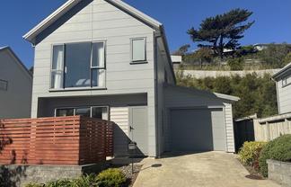 16 Brindle Way, Newlands