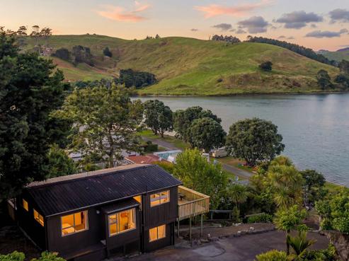 72 Clinton Road, Tawharanui Peninsula