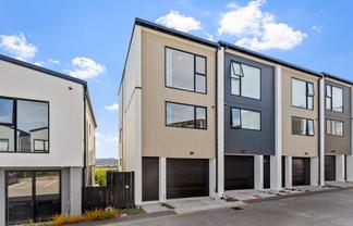 5c Colin Chester Drive, Millwater