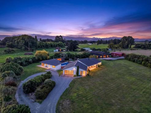 210 Wards Line, Greytown