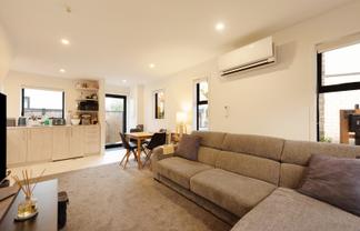2/3 Johnston Grove, Taita