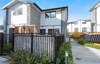 2/3 Johnston Grove, Taita